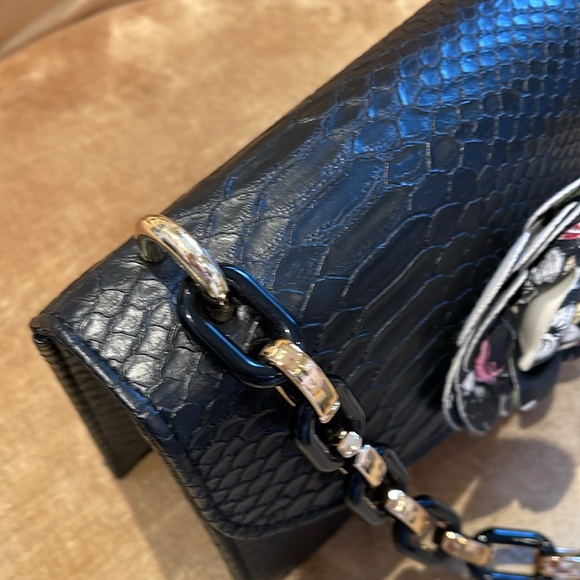 Beautiful NWT Browns shoulder and crossbody bag with Multi-Colored Fabric Flower - Picture 11 of 17